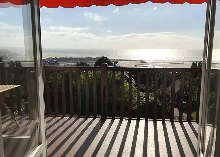 Avec Vue Imprenable Sur La Trouville-sur-Mer